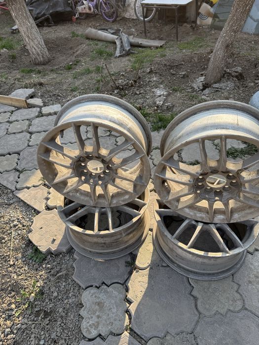 Продам диск и шины