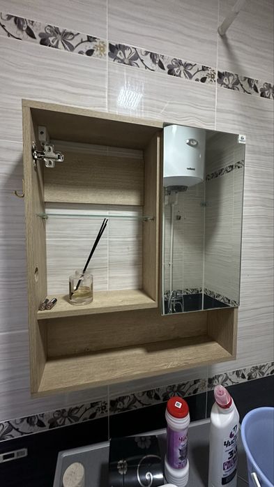 Полочка в ванну с зеркалом