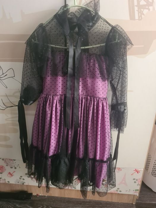 Продам красивые платья для девочки