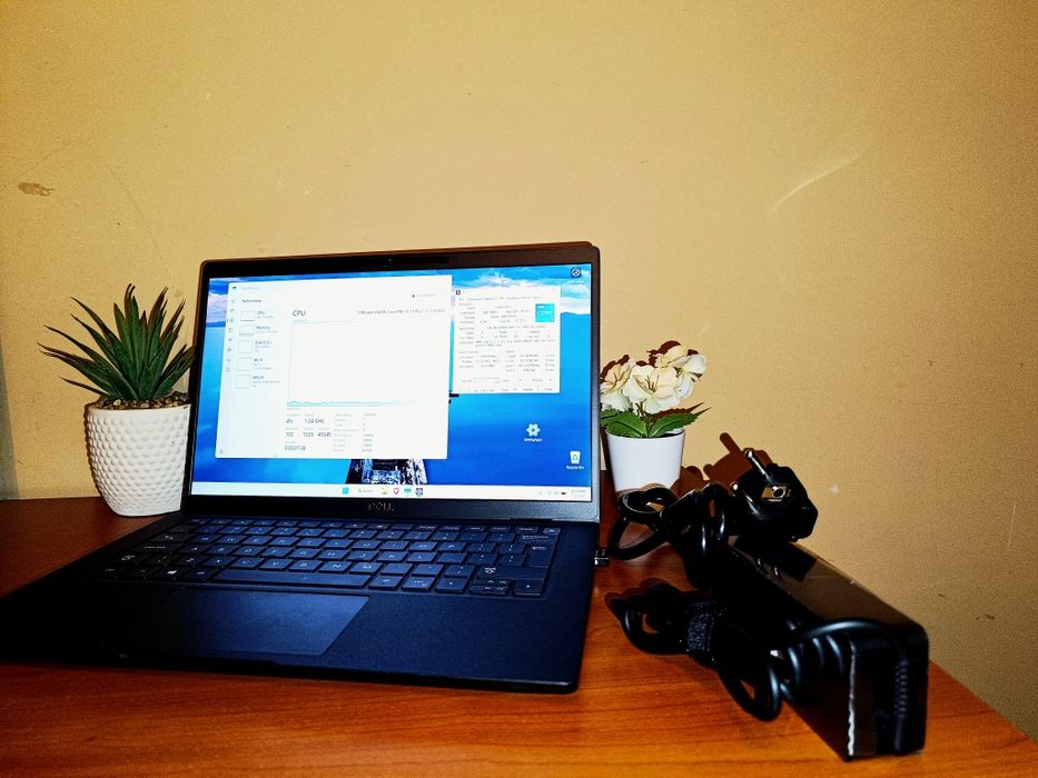 Dell Latitude 7320 – i5-1145G7 | 16GB RAM | 256GB NVMe | Nou 4 ore funcționare!