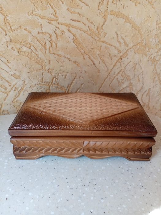 Продам шкатулку из дерева