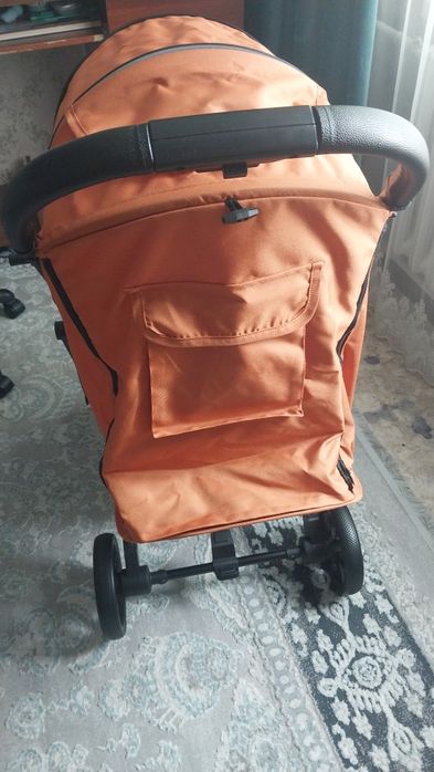 Детский мир. Детский коляска.