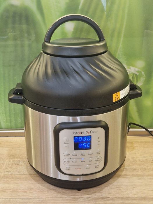 Мултикукър и Еър Фрайър Instant Pot Duo Crisp + Air Fryer, 8L (В гаранция до 20.11.2028)