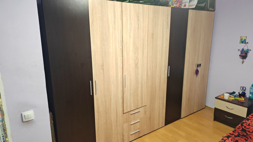 Pat de mijloc dimensiuni 125*200 + 2 noptiere + șifonier