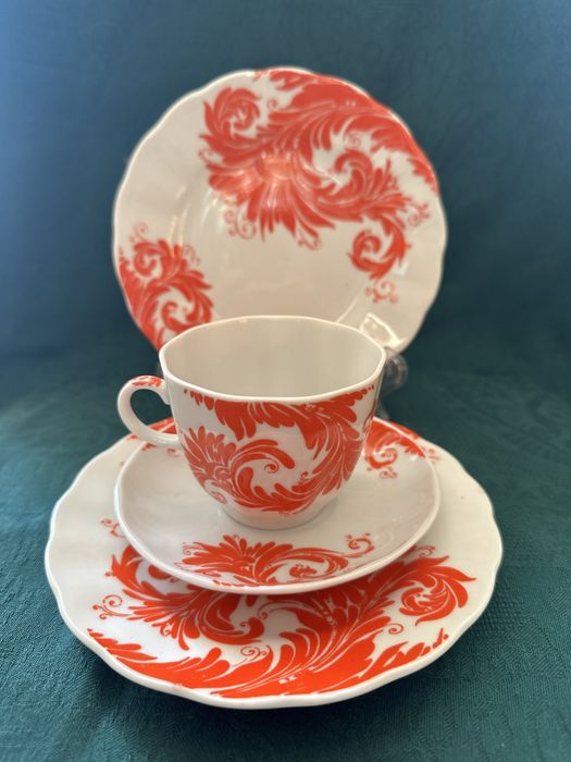 Пълен сервиз “Перо на Жар птица” с десертни чинии на ЛФЗ Ломоносов