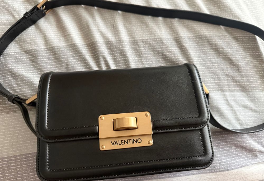 Черна дамска чанта Valentino