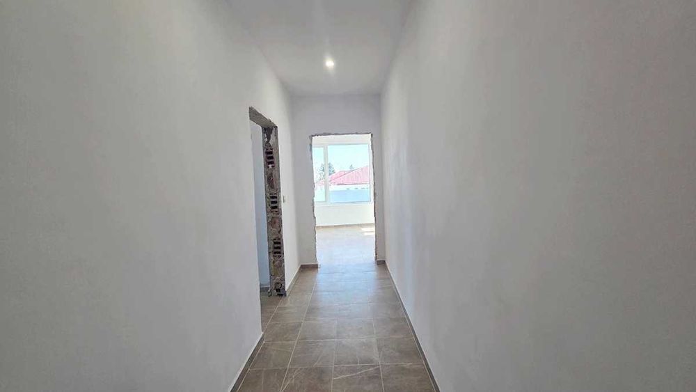 Четиристаен апартамент в Елин Пелин