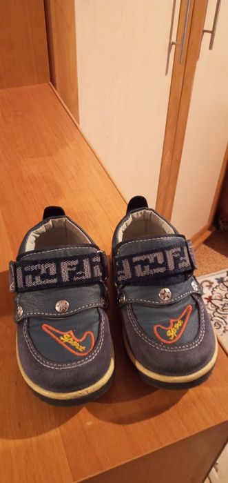 Продам детские ботиночки