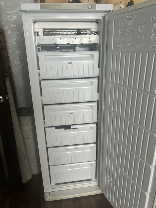 Срочно продам морозильную камеру