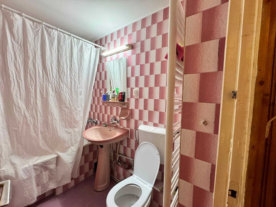 Inchiriez apartament 2 camere decomandat