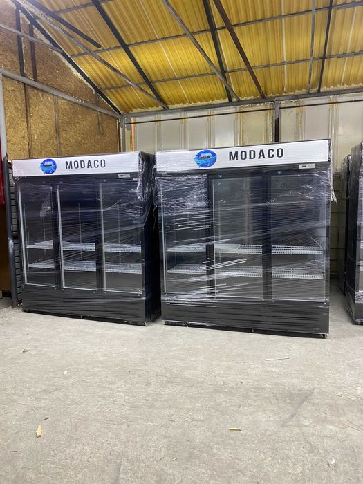 Vitrină verticală 3 uși 2–8°C răcire ventilată 180x56x200 cm