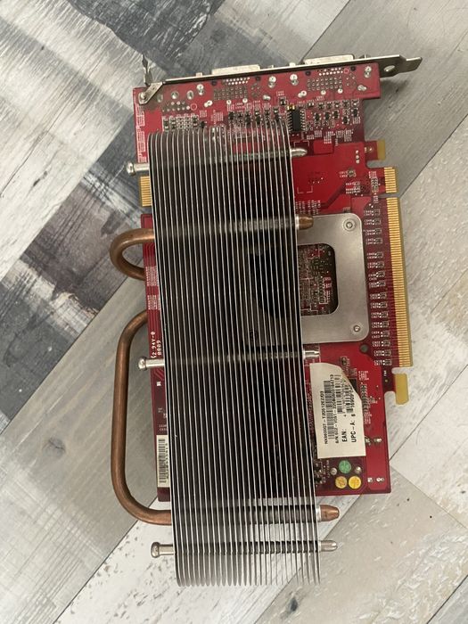 видеокарта , затычка для пк