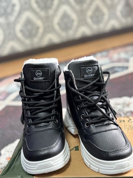 женская зимняя обувь.