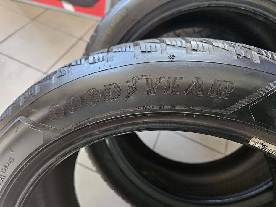 255/45R19 Goodyear DOT 2023