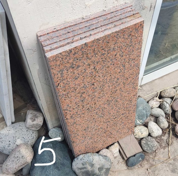 Гранит красный 60х30 см, 18 мм