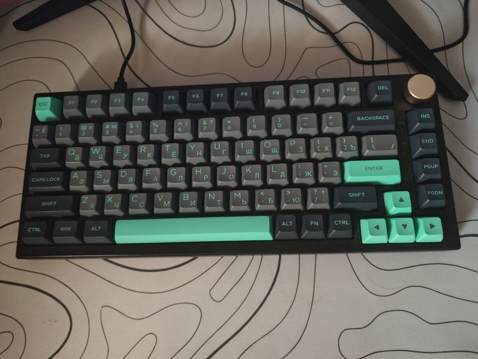 Продам компьютер и телефон