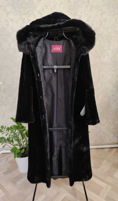 Продам натуральную шубу (бобёр)