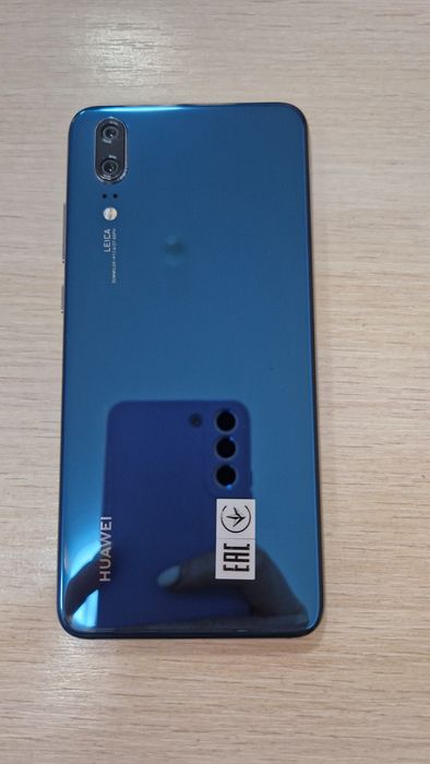 Телефон  huawei p 20