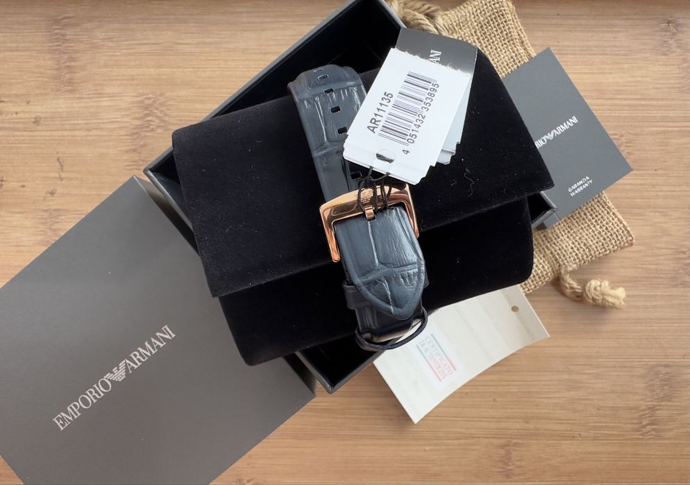 Ceas Emporio Armani barbatesc nou exceptional curea de piele AR11135