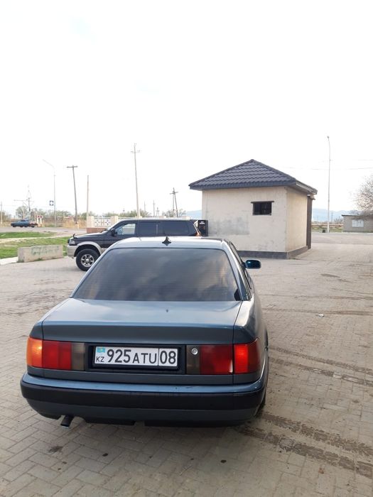 Автомобиль Ауди С4