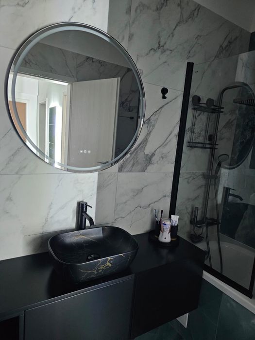 Vand apartament cu 2 camere