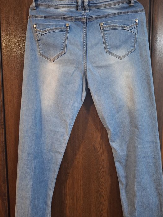 Сет от кожено яке и дънки