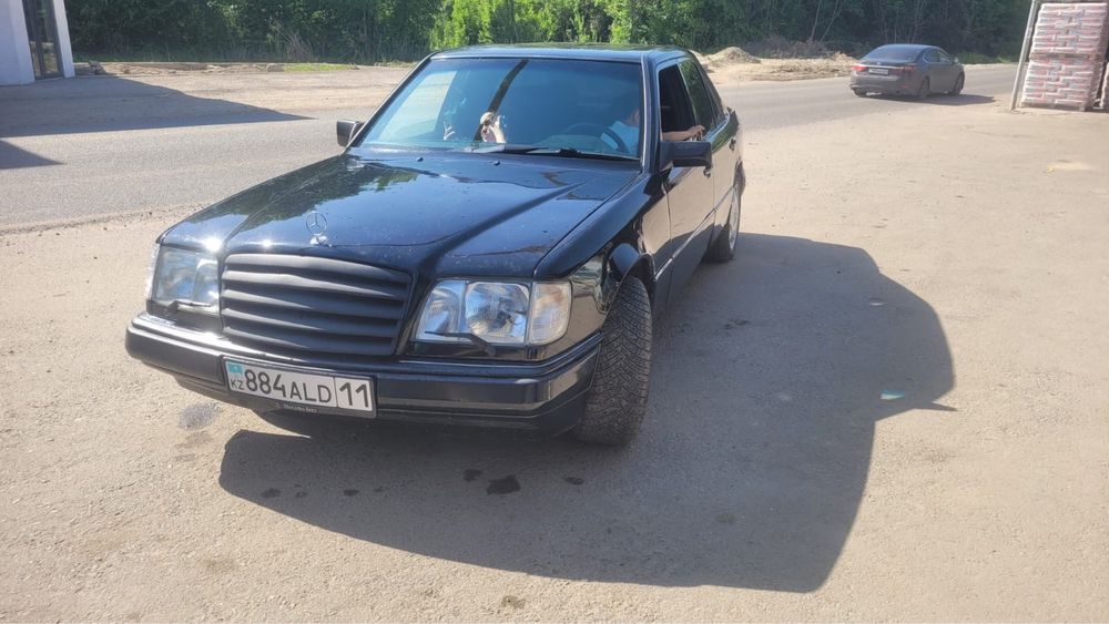 Продается Мерс 124 обьем 2.8 (бензин)