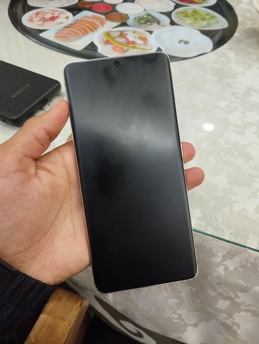 Samsung Galaxy S21 ultra ideal