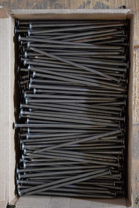 Пирони/телове/мрежи/ограда/арматурна заготока/двор/градина/дом