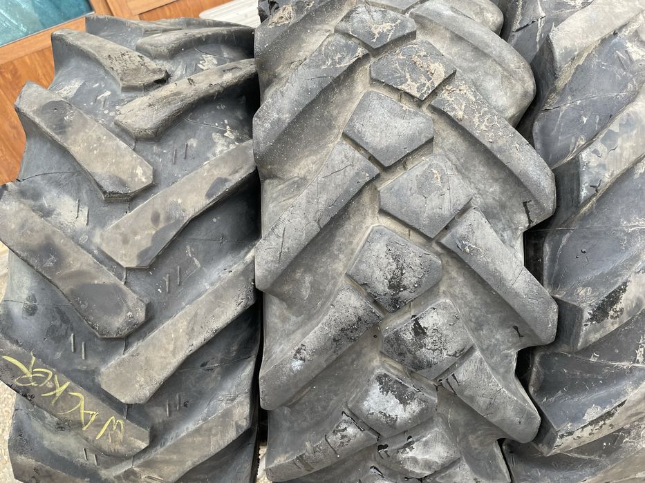 Гуми 11.5 / 80 - 15.3