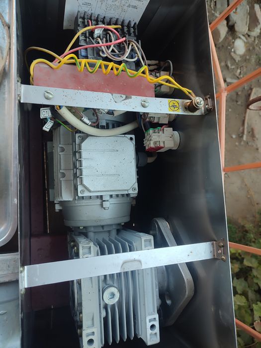 Мясорубка МИМ300М