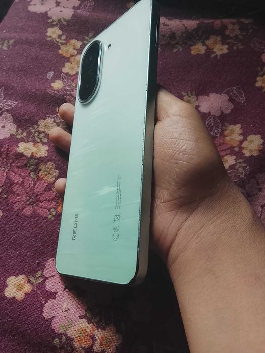 Редми А5 64 гб  използван е два месеца има забележки вижда се