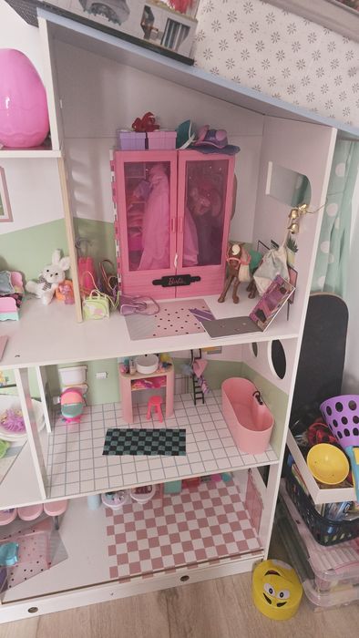 Casa de păpuși Barbie