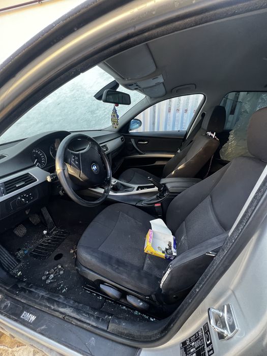 Dezmembre BMW 320d e90