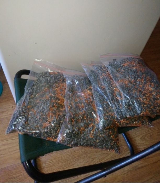 Продам корм для попугаев