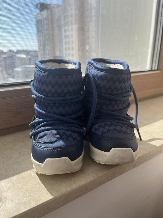 Продам детские сапоги Адидас