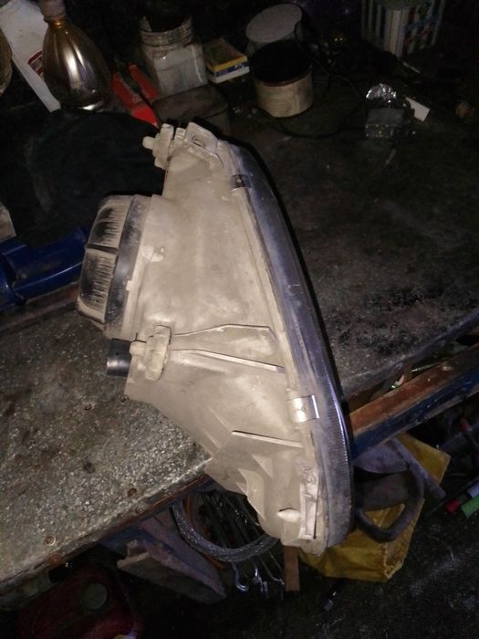 Пердни фара в заборе