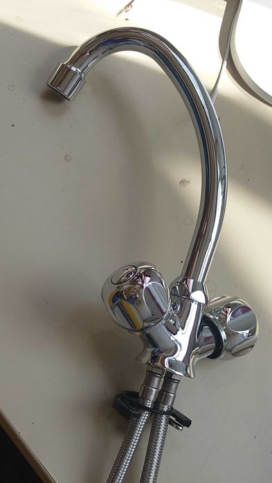 НОВИ Шкаф за баня / Смесител / Винтелатор / Сешоар за баня