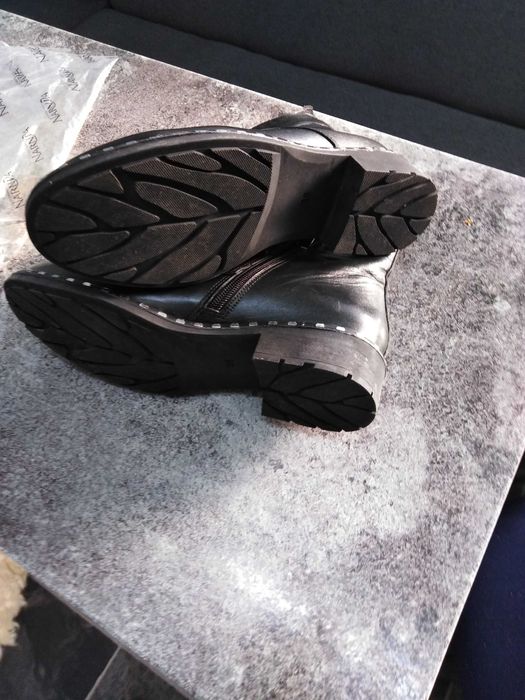 Кожени елегантни боти.