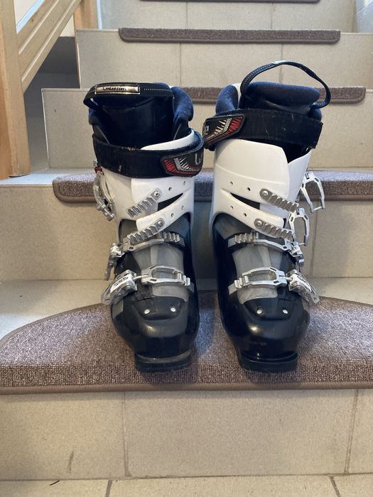 Skiuri,clapari,costum intreg de ski