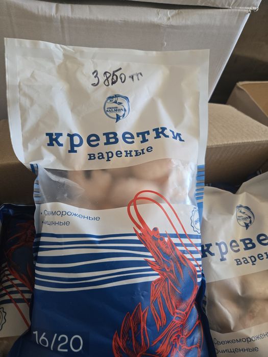 Рыба балык, креветки