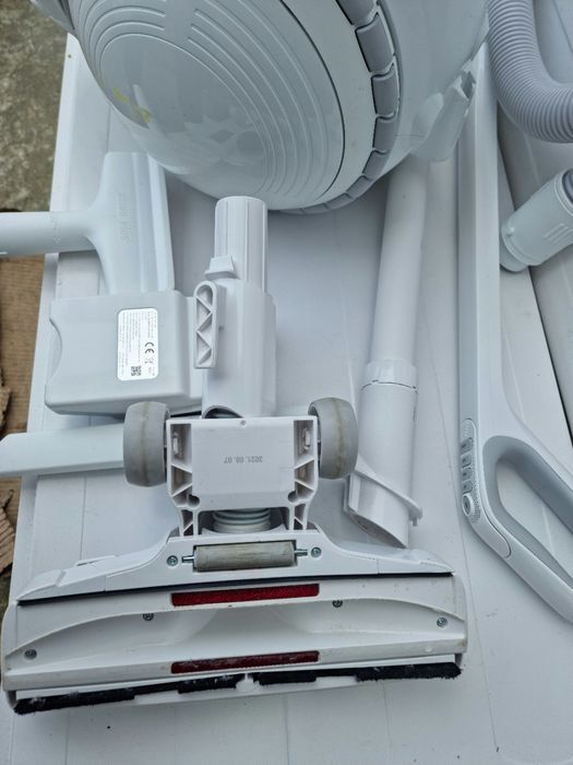 Aspirator cu acumulator Rowenta, Silențios cu doar 69 dB(A), Ușor, Put