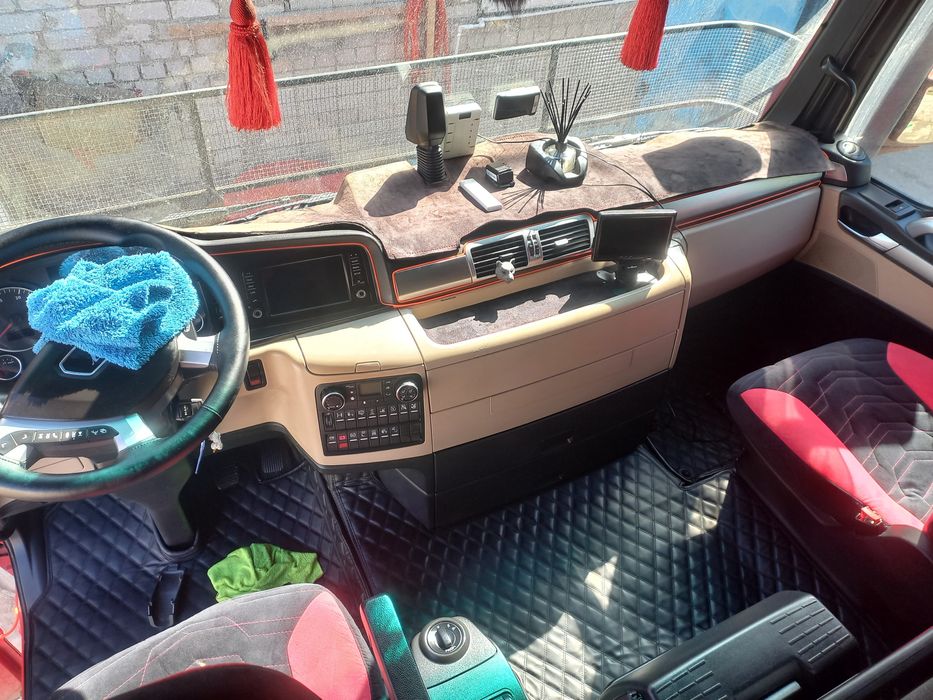 Химчистка автосалона.