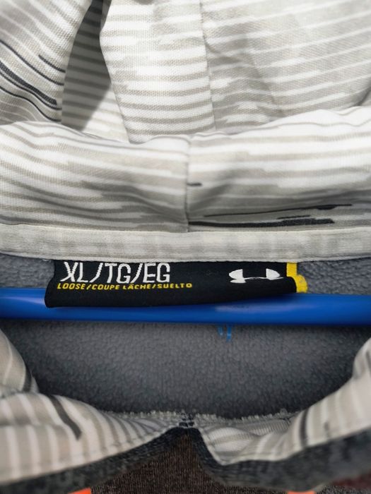 Hanorac marca Under Armour mărime xl culoare gri