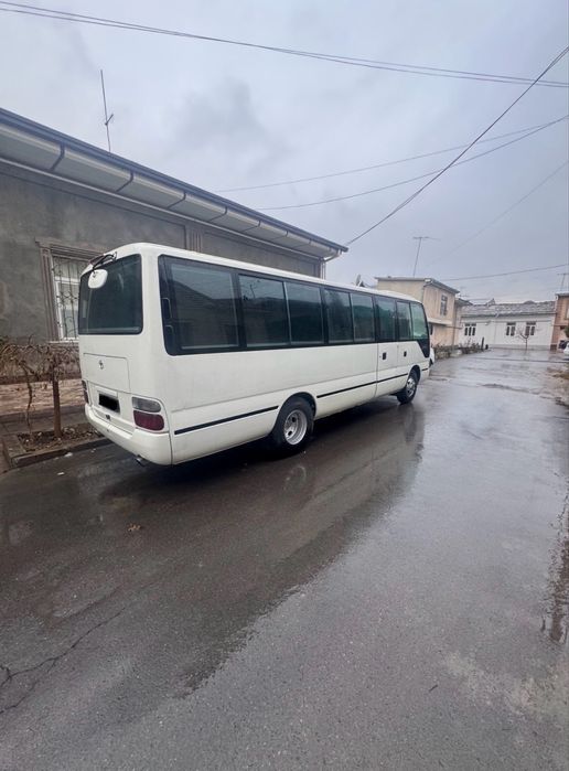 Mikroavtobus Tayota Coaster