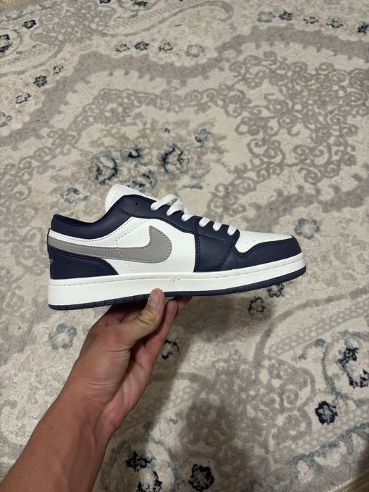 Продам  найк air jordan кроссовки.