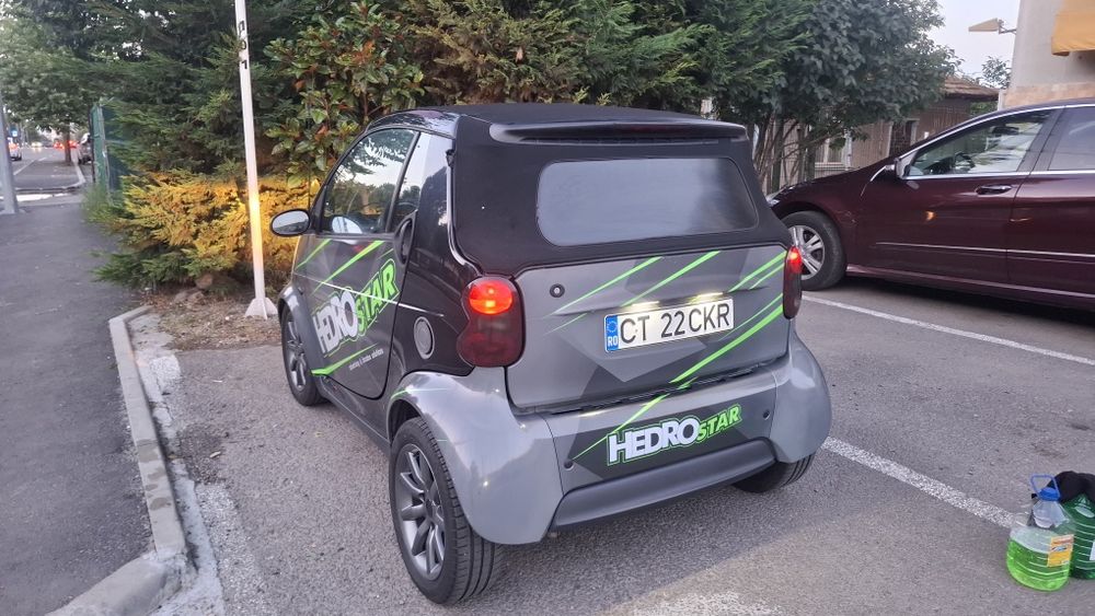 Vand sau schimb cu 4x4 cu carlig smart Four Two automat cabrio