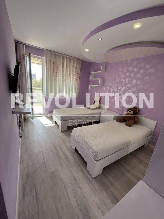 Дава се под наем Тристаен апартамент в Варна, Възраждане 2 - 87 кв.м за 550 € - Снимка #2