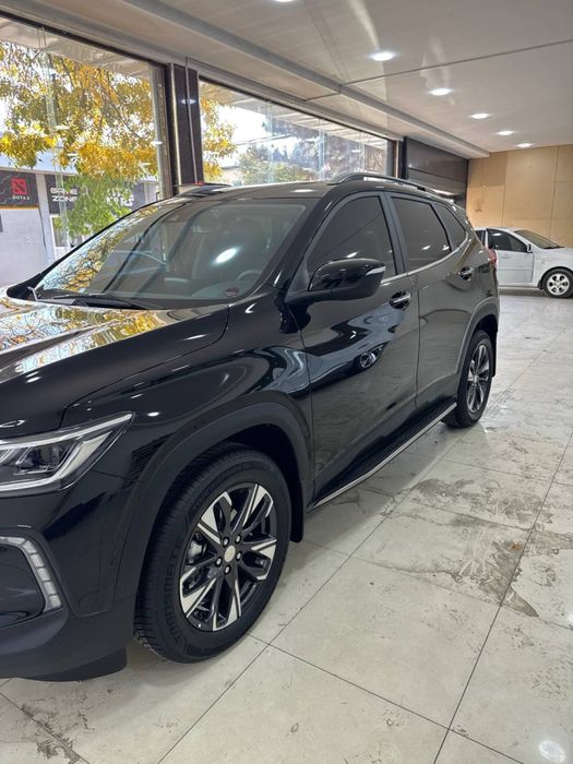 Tracker 2 Premier Plus  сотилади.