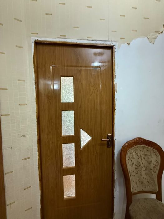 Продам межкомнатный дверь